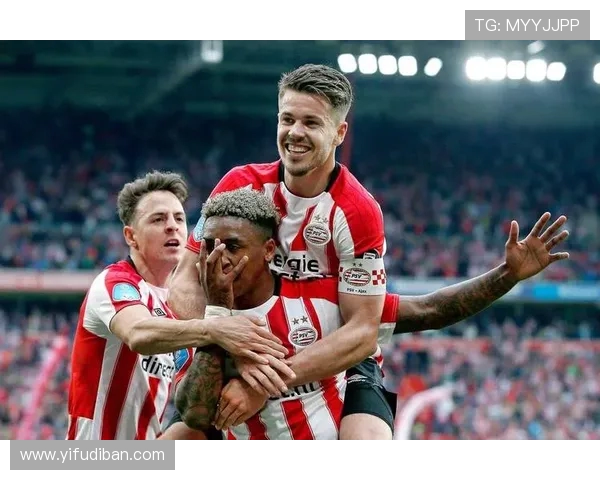 埃因霍温主场迎战托特纳姆热血对决引发球迷期待